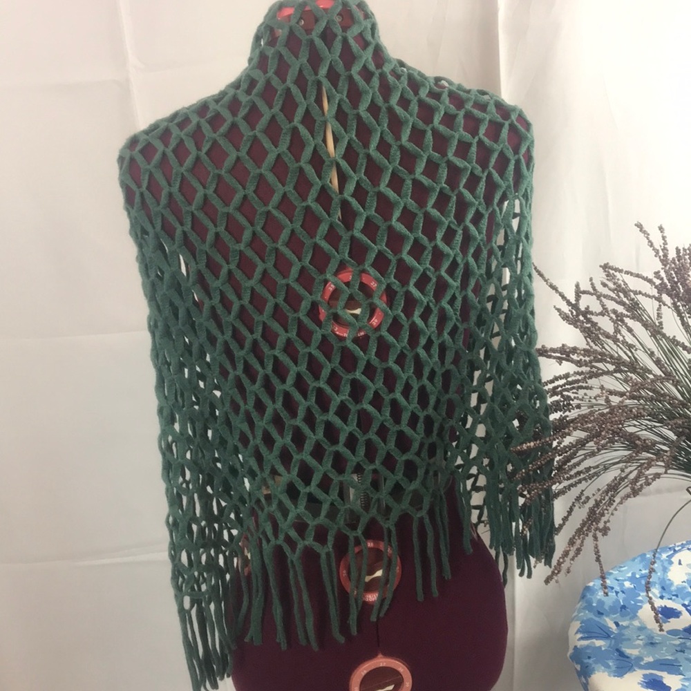 2 Chic Infinity Scarf - Picture 2 of 4